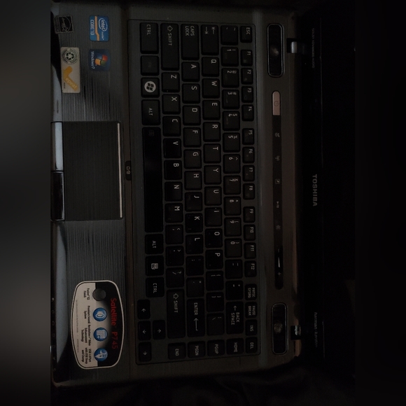 Toshiba Satellite Laptop Excellent Condition - Picture 2 of 3